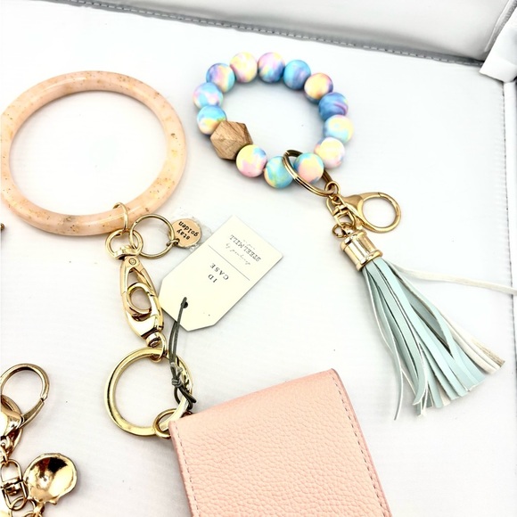 Luxe Boho Keychain & NWT Wristlet Bundle - Lot of 5 - Picture 6 of 10